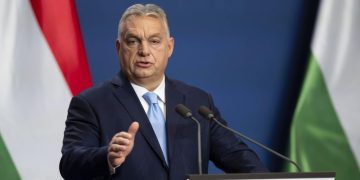 Орбан усомнился, что Рютте сохранит пост после слов о России