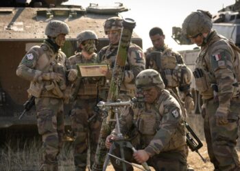 Отправка на Украину кажется французским военным неизбежной, пишут СМИ