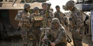 Отправка на Украину кажется французским военным неизбежной, пишут СМИ