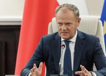 Премьер Польши обвинил президента в криптоафере