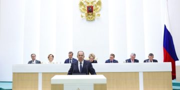 Россия ждет завершения переговоров США, Зеленского и ЕС, заявил Лавров