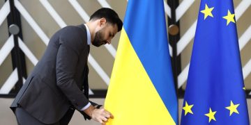 СМИ сообщили об отмене субботней встречи по Украине в Париже