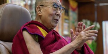 СМИ: визит эстонской делегации к далай-ламе обернулся громким скандалом