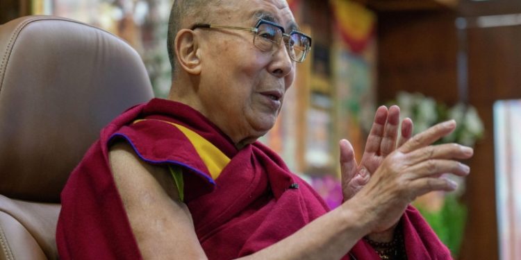 СМИ: визит эстонской делегации к далай-ламе обернулся громким скандалом