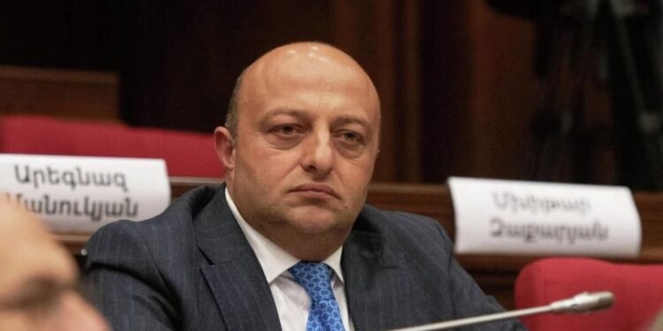 Соратника армянского архиепископа Баграта перевели под домашний арест