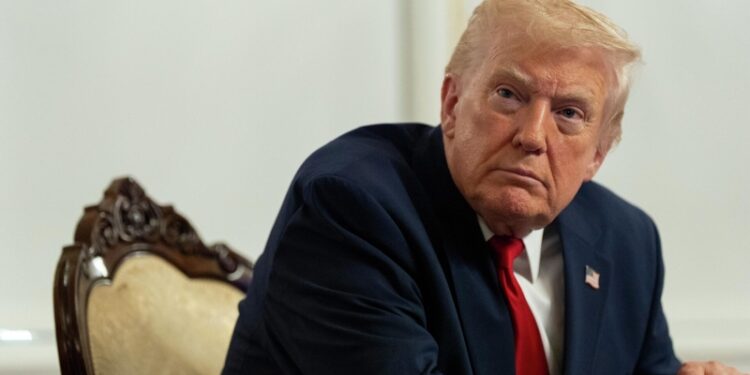 США сильно стараются над урегулированием на Украине, заявил Трамп