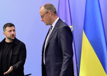 Стармер, Макрон и Мерц проведут встречу с Зеленским, пишет Independent