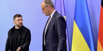 Стармер, Макрон и Мерц проведут встречу с Зеленским, пишет Independent