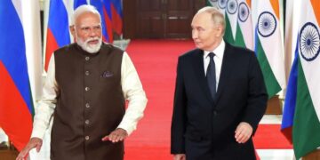 В Британии пришли в ужас, сравнив визиты Путина и Стармера в Индию