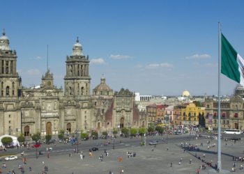 В Мехико во время заседания конгресса произошла потасовка