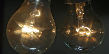 В некоторых районах Одессы света не будет до вторника, сообщили СМИ