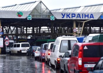 В Польшу массово въезжают молодые украинские мужчины