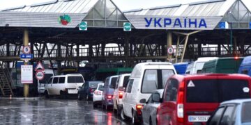 В Польшу массово въезжают молодые украинские мужчины