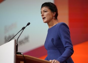 Вагенкнехт призвала не допустить принятия закона о военной службе в ФРГ