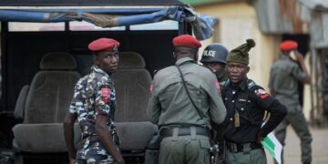 Власти Нигерии обеспечили возвращение 100 школьников, похищенных боевиками