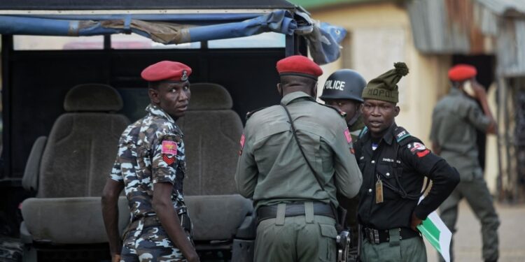 Власти Нигерии обеспечили возвращение 100 школьников, похищенных боевиками