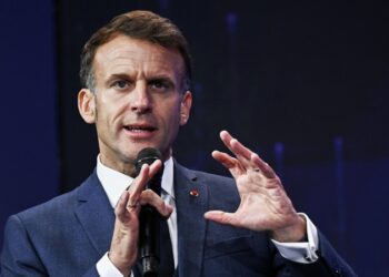 Во Франции набросились на Макрона после слов об Украине