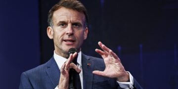 Во Франции набросились на Макрона после слов об Украине