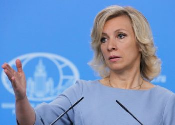 Захарова дала совет ЕС