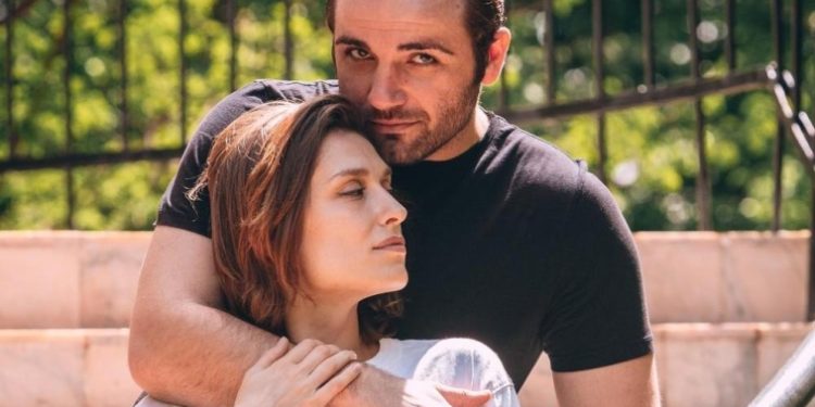 Максим Стоянов и Виктория Корлякова о съемках в «Черном солнце», скандале во МХАТе из-за Богомолова и крепком браке